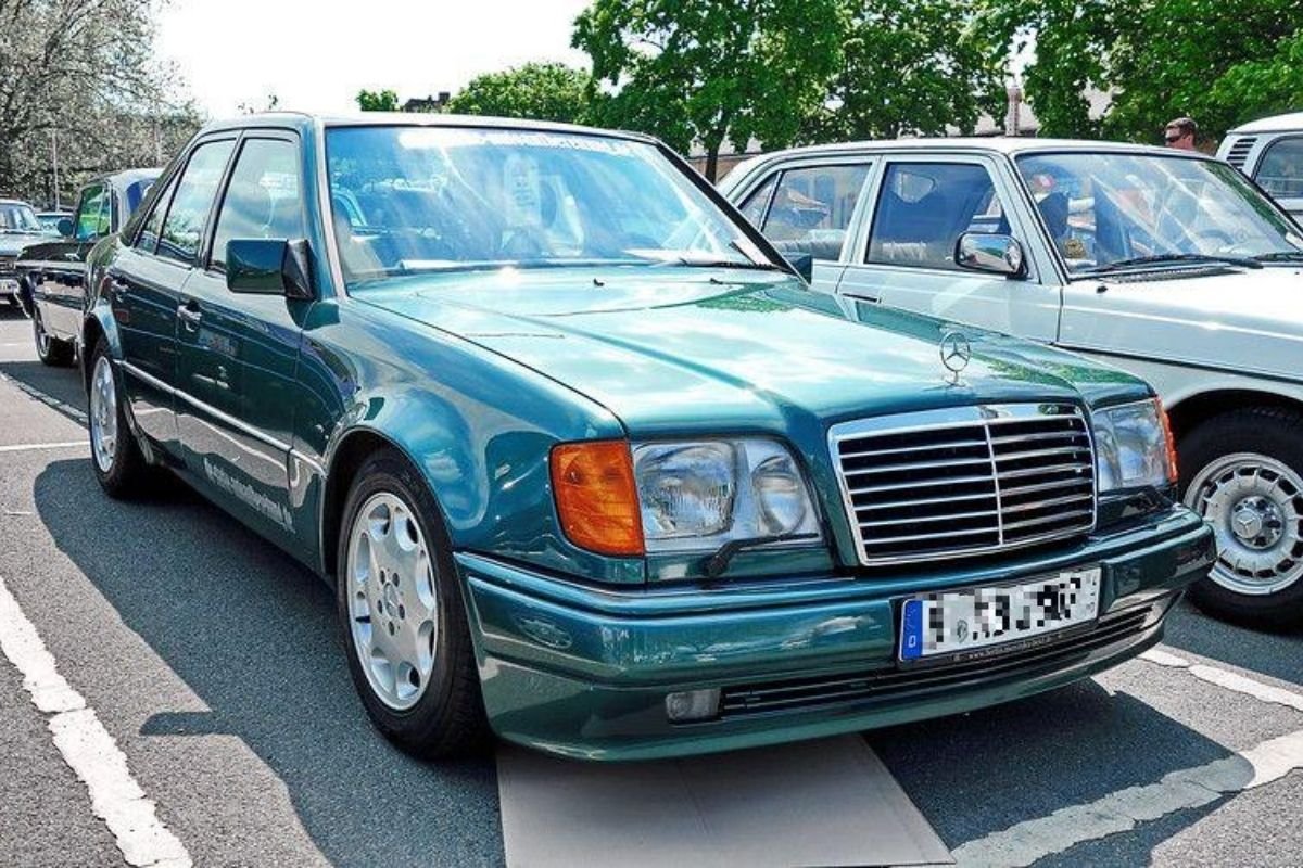 Mercedes W124, czyli tzw. baleron należy do pewnych inwestycji, a zarazem można go śmiało użytkować na co dzień.