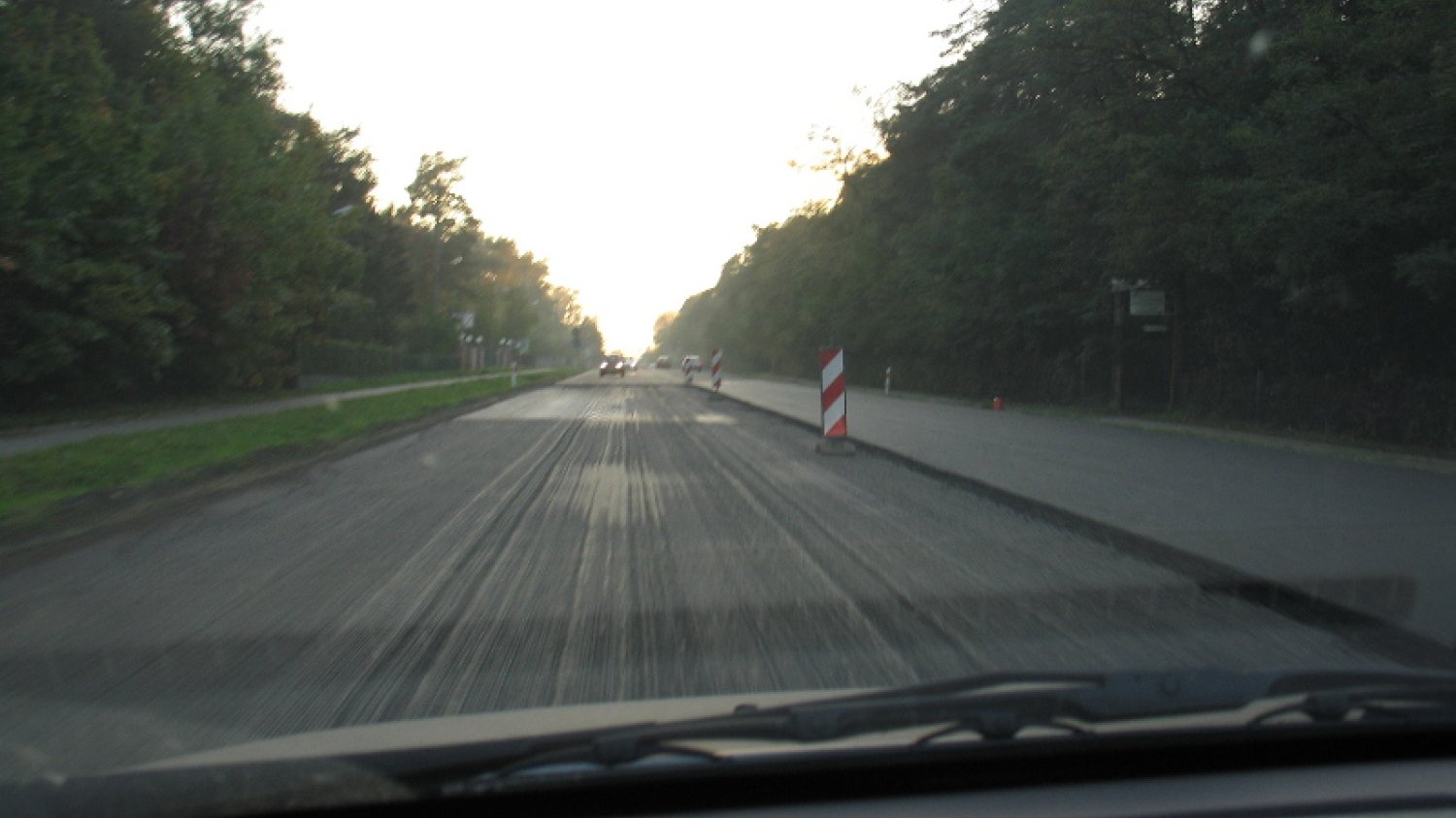 Instytut Techniki Budowlanej pracuje m. in. nad innowacyjną metodą eliminacji pęknięć na drodze.