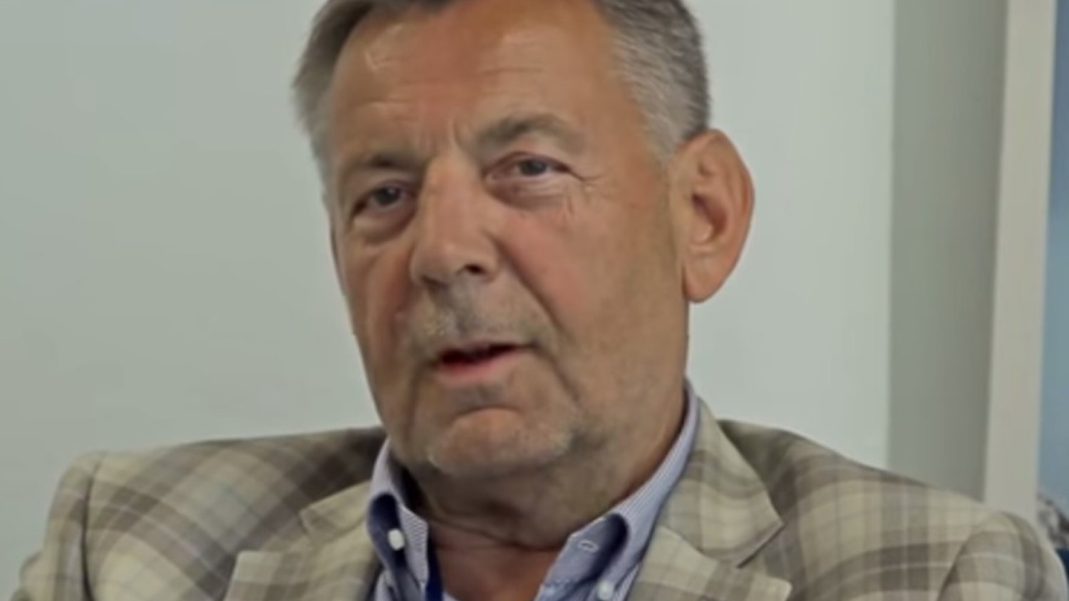 „Korporacja to twór nastawiony na zysk tu i teraz”. Marek Roleski uważa, że koncernom zależy, aby Polacy mało zarabiali.