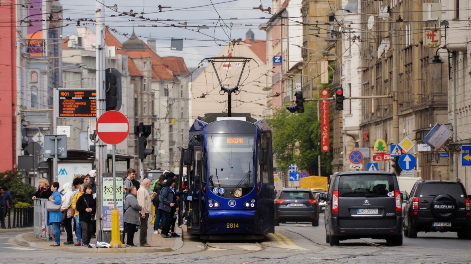 Wielki remont Wrocławia i 3 inwestycje naraz. Przygotuj się na komunikacyjny armagedon. Tramwaj we Wrocławiu.