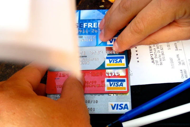 Visa chce śledzić zagraniczne podróże swoich klientów. Dla ich bezpieczeństwa.