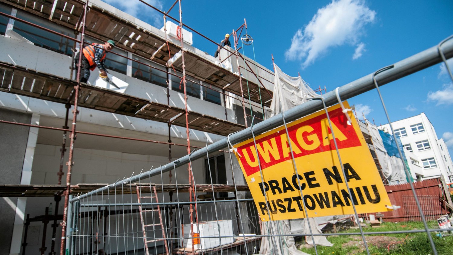 Termomodernizacje budynków spółdzielni mieszkaniowych w całej Polsce przyniosły efekty słabsze, niż oczekiwano. To efekt podwyżek cen prądu, które zjadły oszczędności.