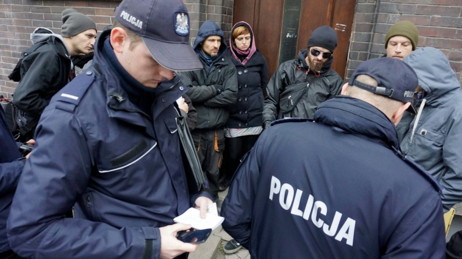 Komornicy nie mają prawa blokować dostępu do urządzeń, w tym komputerów czy telefonów.