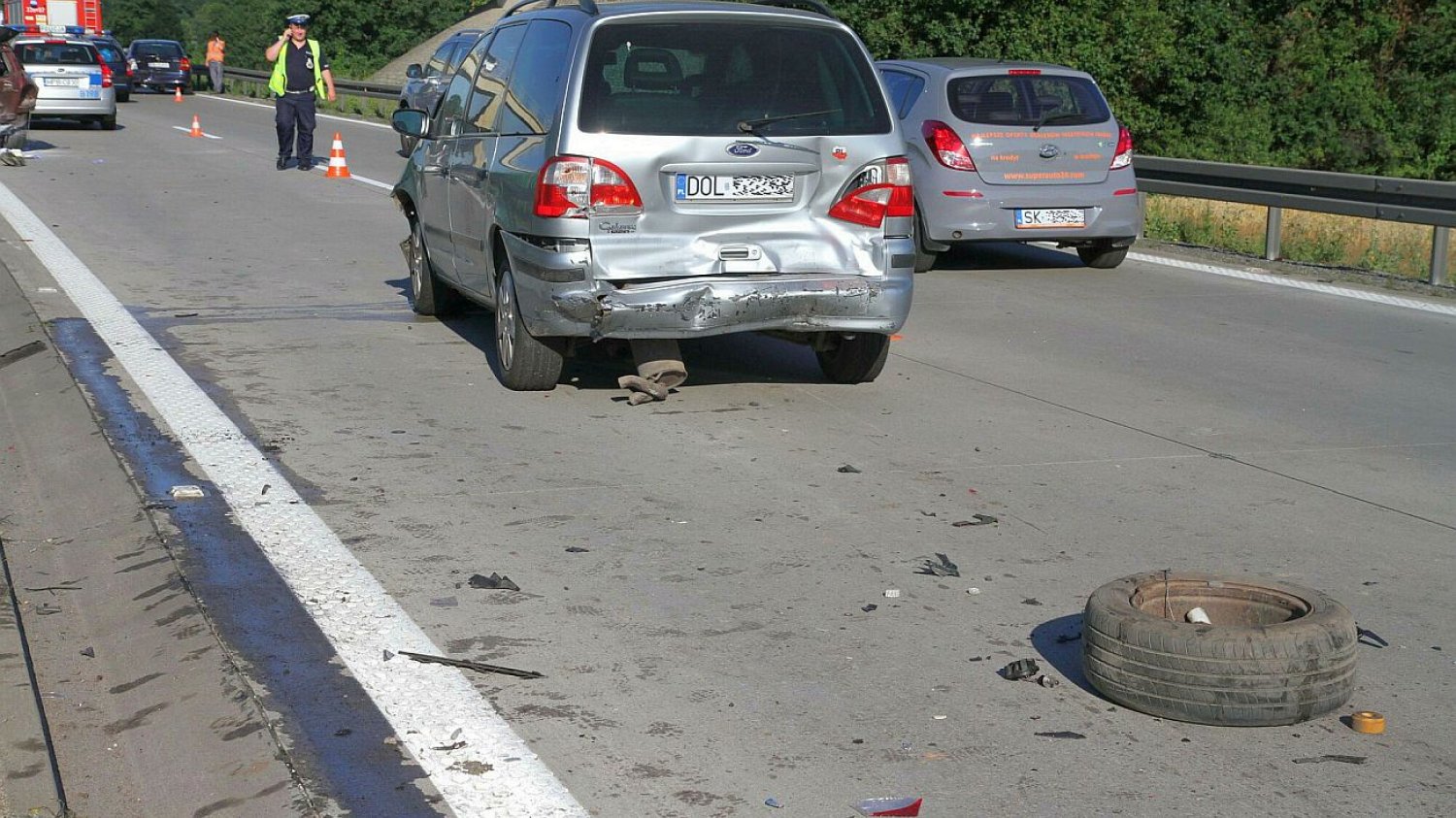 Takie są właśnie skutki "jazdy na zderzaku" i poganiania wolniej jadących.
