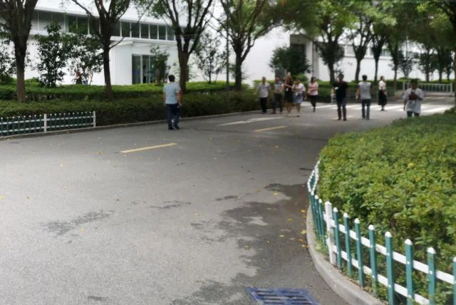 Życie w fabrykach Huawei w Songshan Lake (Dongguan) toczy się swoim rytmem
