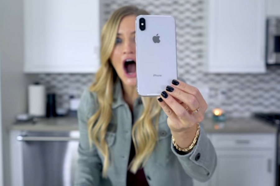 Od euforii do rozczarowania: użytkownicy iPhone'a X żyją na emocjonalnej huśtawce.