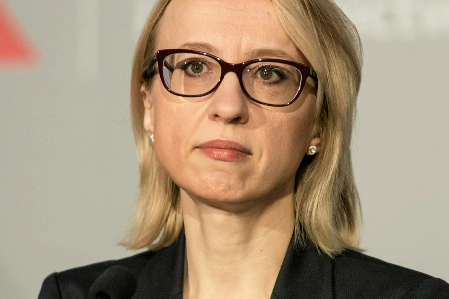Minister finansów Teresa Czerwińska ma ochotę utrzymać "tymczasowo" podwyższony w 2011 r. VAT na tym samym poziomie już na stałe.