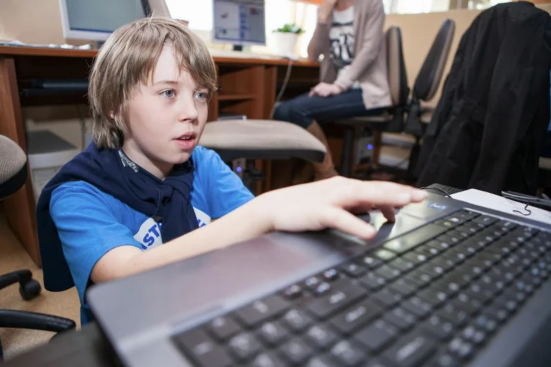 Nikodem Pietras to jeden z najbardziej znanych w Polsce uczniów uczestniczących w programie edukacyjnym "Mistrzowie Kodowania"