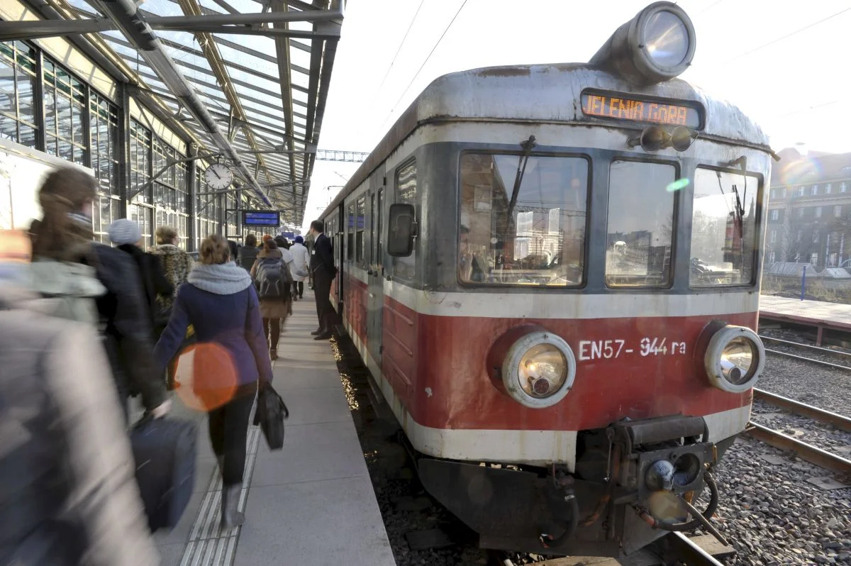Pociąg EN57