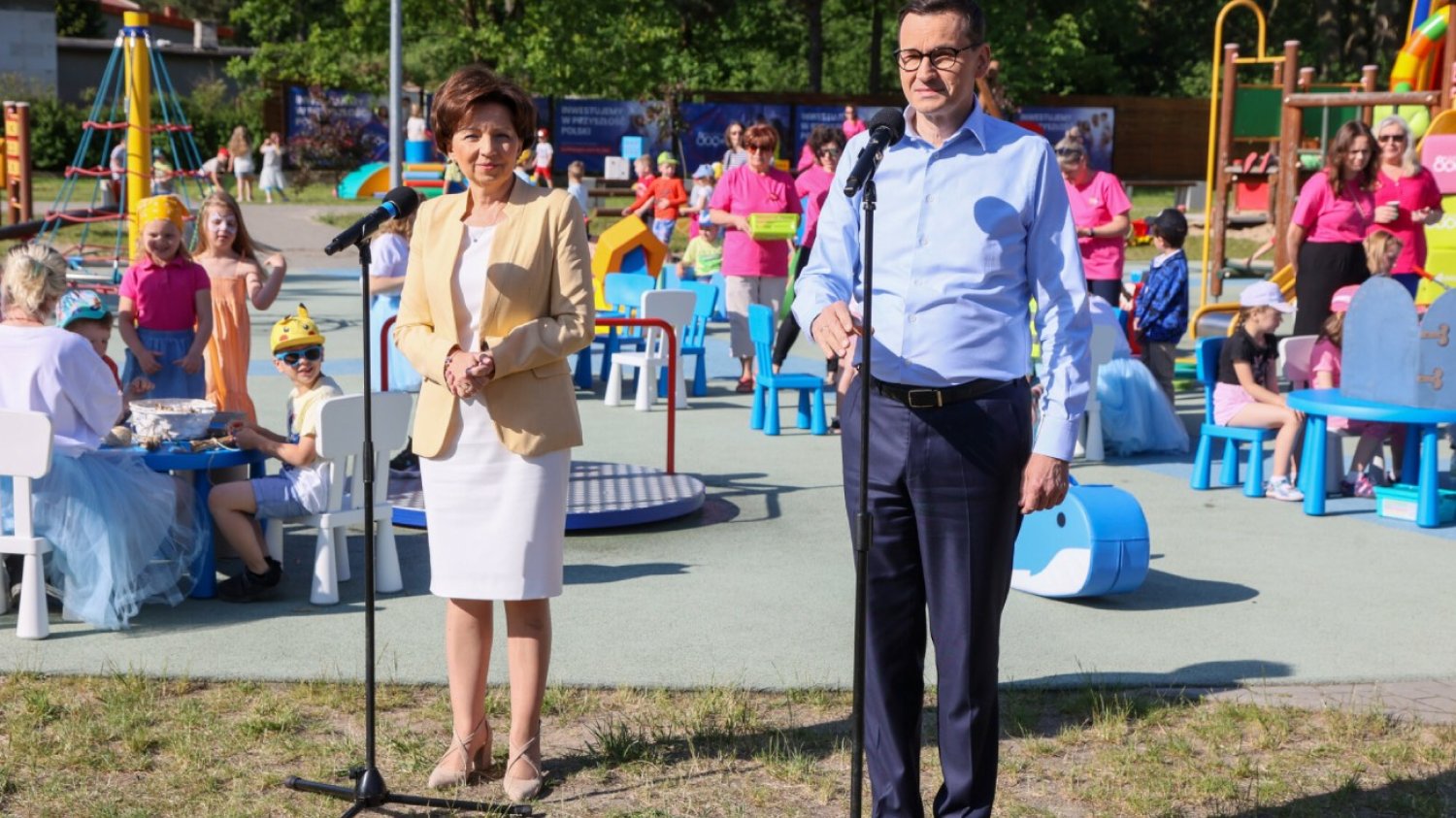 Rząd pokazał założenia programu 800 plus.