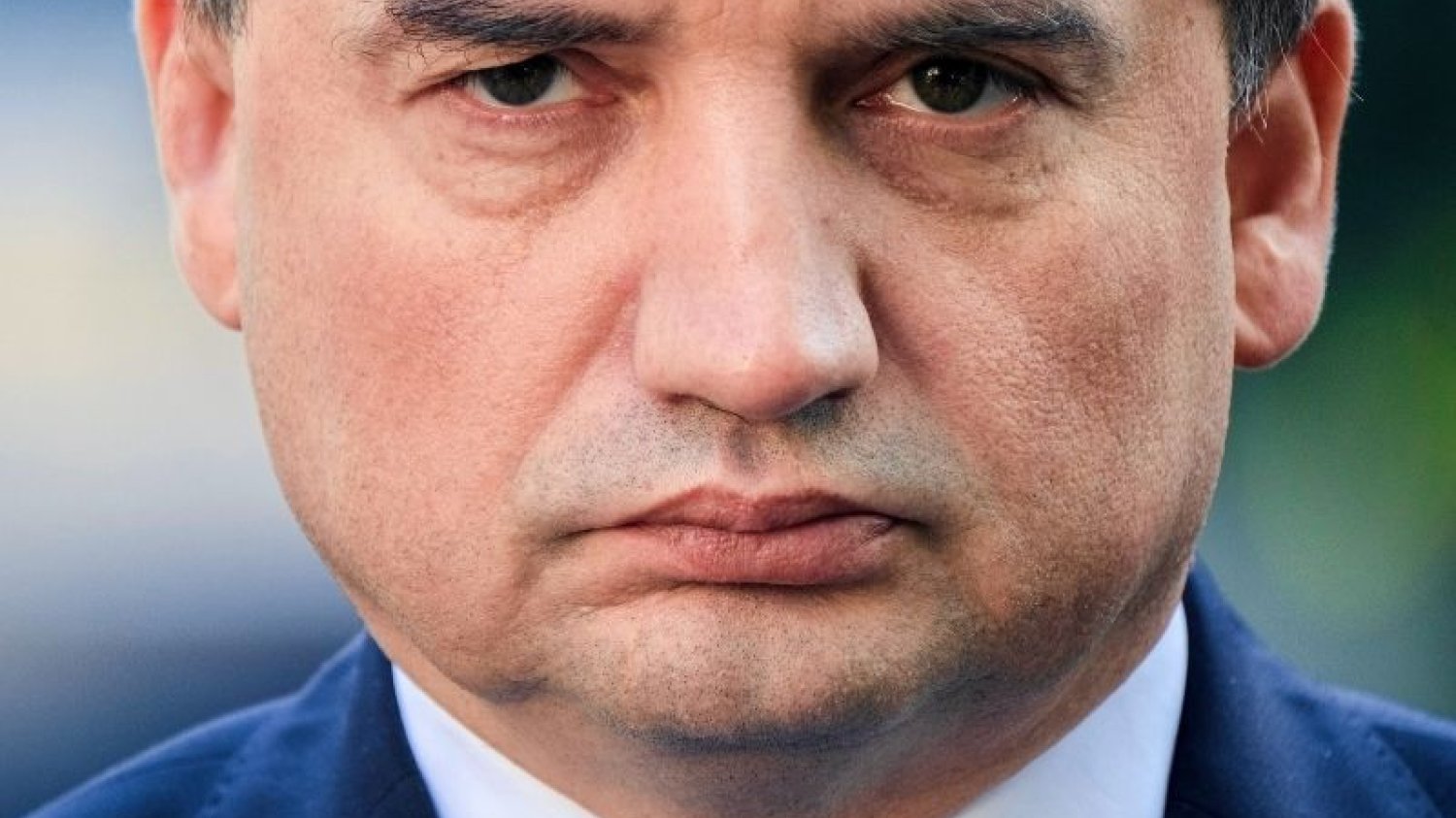 Minister sprawiedliwości Zbigniew Ziobro zablokował przyjęcie przez rząd ustawy o ratyfikacji unijnego Funduszu Odbudowy po Pandemii.