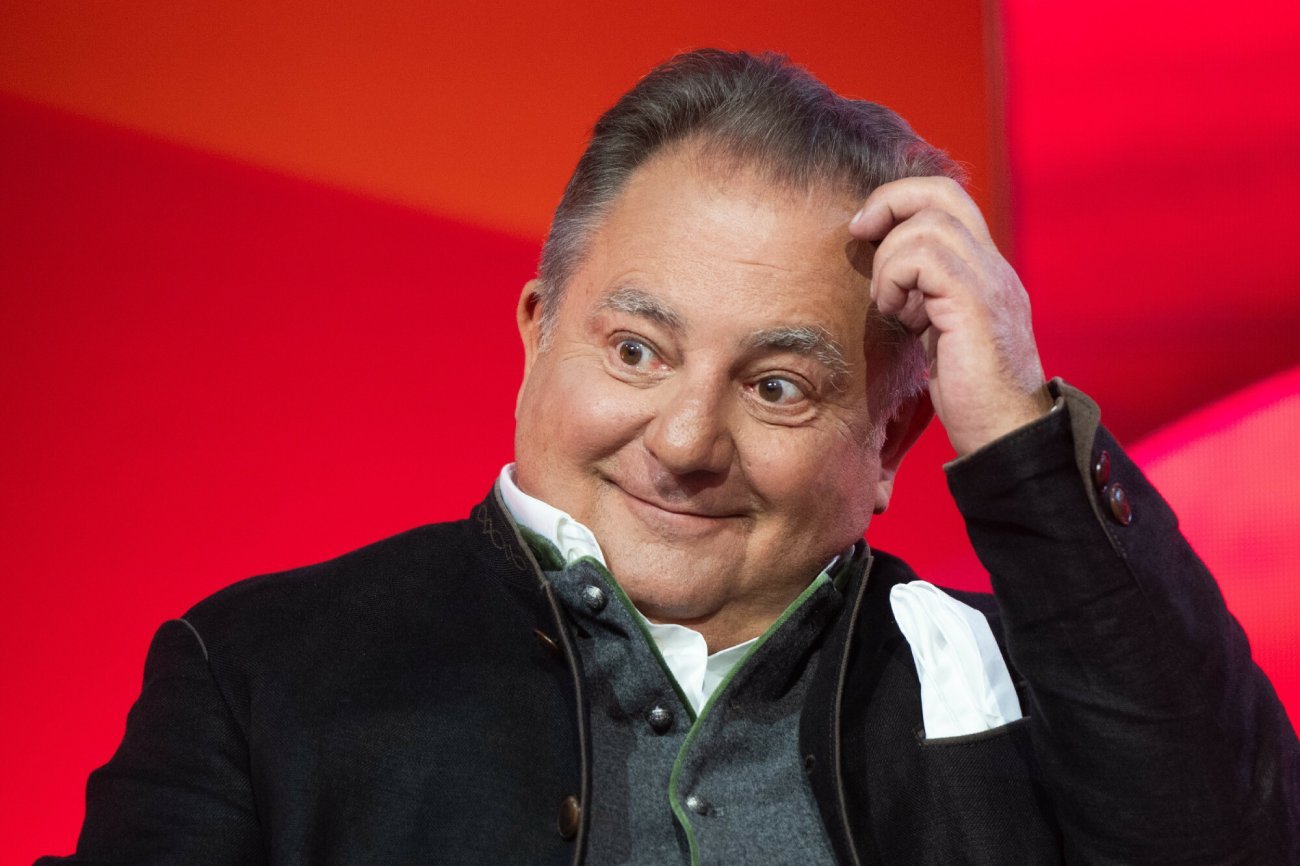 Robert Makłowicz będzie czytał nazwy przystanków w krakowskich autobusach i tramwajach.