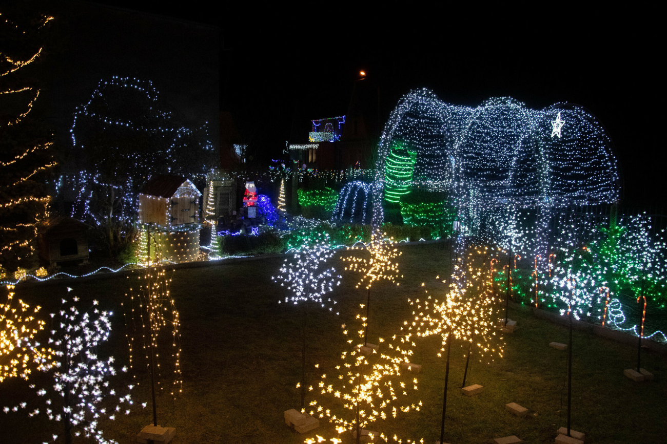 Popowo, czyli lubuskie Las Vegas. Wieś kolo Międzyrzecza co roku w okresie świąt Bożego Narodzenia ozdabiana jest tysiącami kolorowych światełek. Świąteczne iluminacje zdobią niemalże każdy dom. To tradycja, która trwa od lat.