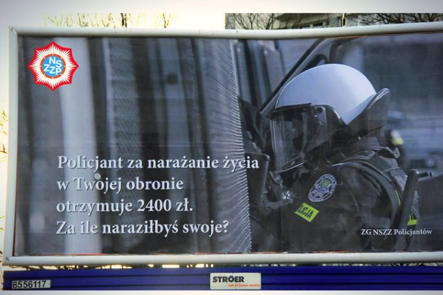 Od piątku na ulicach polskich miast zaczynają pojawiać się billboardy, opisujące pracę w policji. I nie jest to bynajmniej opis pozytywny