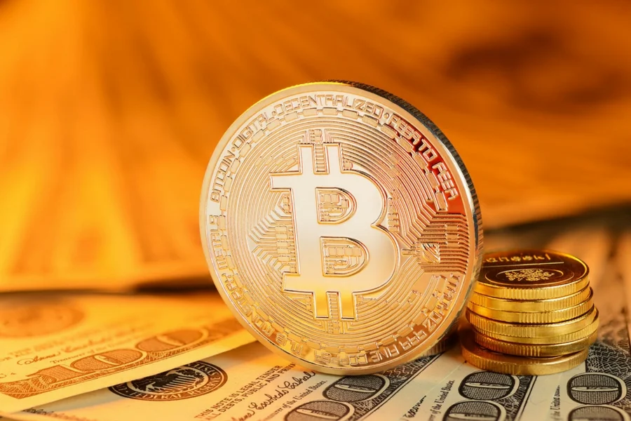 Gdyby bitcoin był prawdziwą monetą, byłby warty około 10 tysięcy złotych.