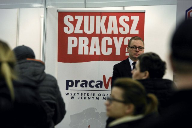 Według NBP stopa bezrobocia na koniec 2019 roku ma wynieść zaledwie 4,6 proc.