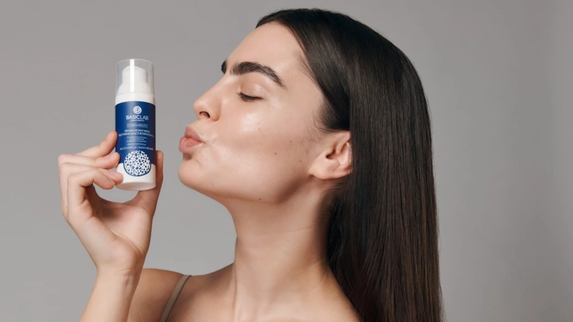 Składniki aktywne zamiast obietnic. Dlaczego serum stało się symbolem nowoczesnego beauty?