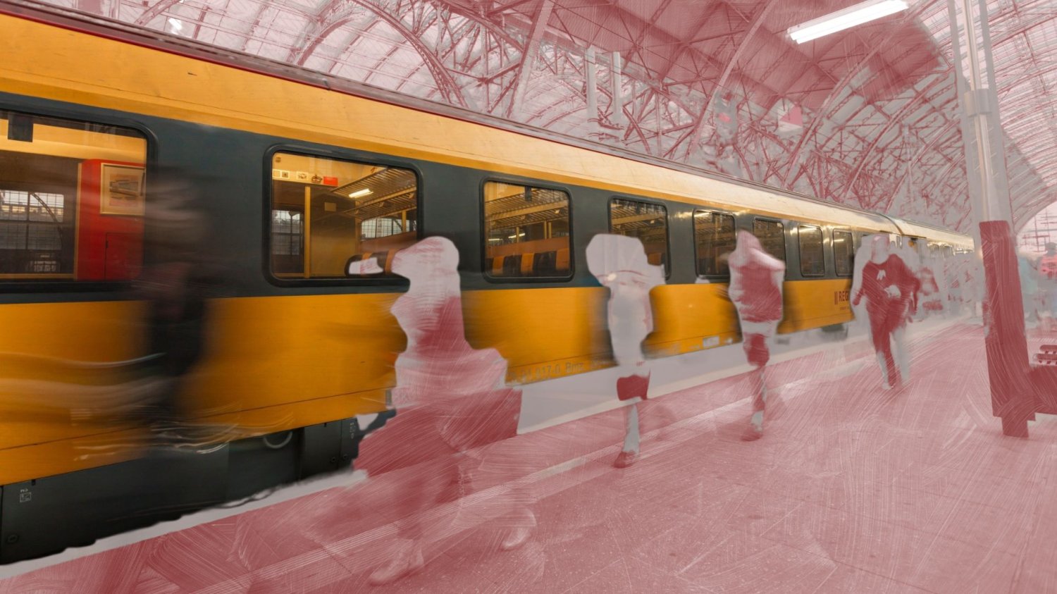 RegioJet wycofuje się z Polski. Czeski przewoźnik od tanich biletów obwinia PKP Pociąg RegioJet na stacji.