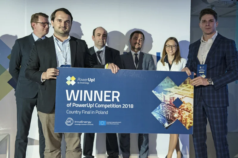 Indoorway, zwycięzca polskiego finału krajowego PowerUp! by InnoEnergy 2018. Start-up z Warszawy zaprezentował narzędzie do digitalizacji przestrzeni w miejscu pracy.