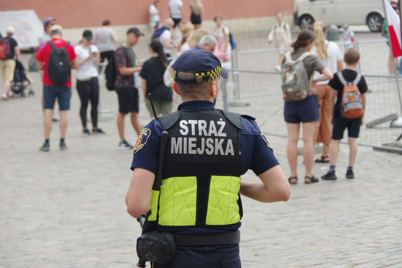 Strażnicy miejscy w całej Polsce kontrolują młodzież. Szukają wagarowiczów