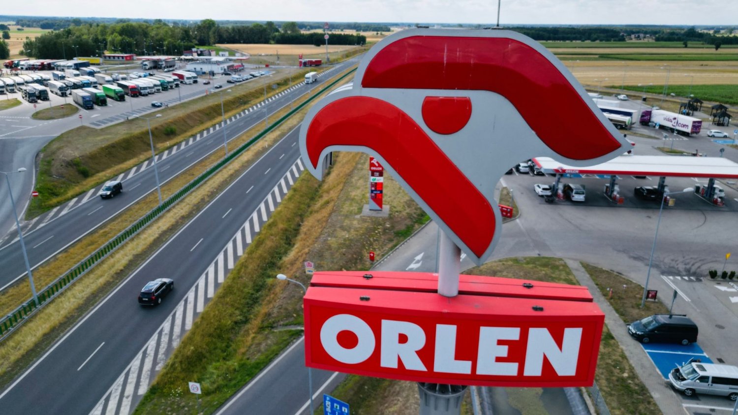 Orlen znamy dzś wszyscy. A co kryje się za nazwą polskiego giganta?.