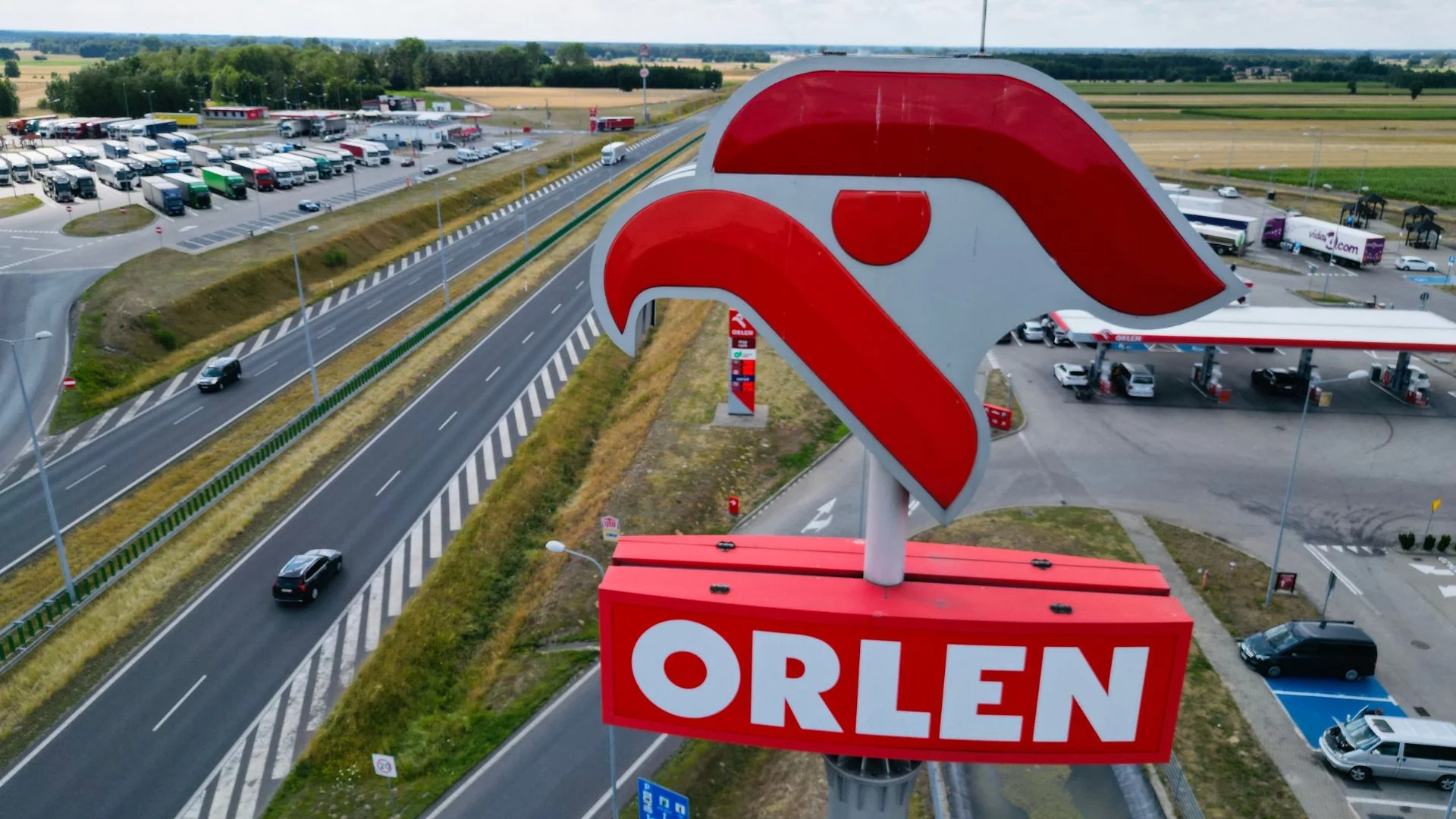 Orlen znamy dzś wszyscy. A co kryje się za nazwą polskiego giganta?.