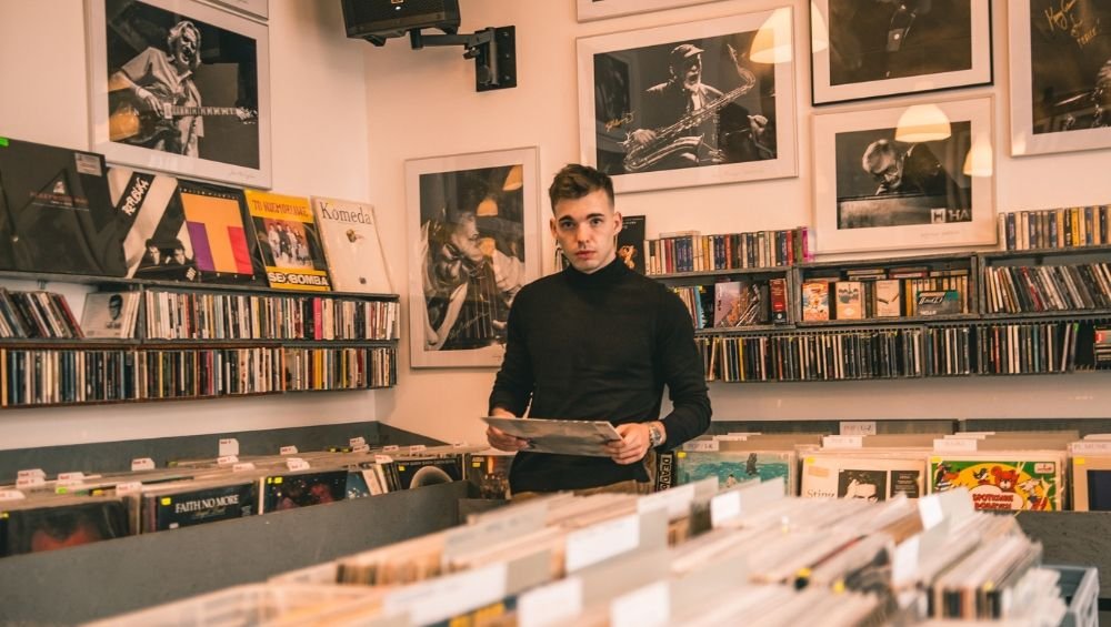 Muzyka to jedna z pasji Macha. To z niej narodziły się pomysły na aplikacje. Za prace nad Five App Mach został uhonorowany poprzez umieszczenie go liście Forbes 30 Under 30 w 2017 roku.