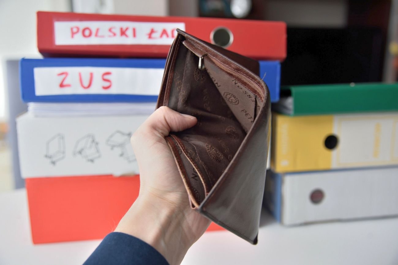 Jeśli przedsiębiorca lub samozatrudniony zarobi tyle, co średnio na etacie, wysokość jego składek (ZUS i zdrowotnej) przekroczy 2000 zł miesięcznie