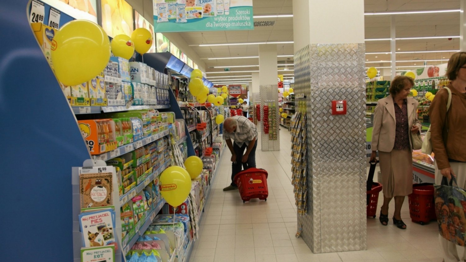 Klienci Biedronki narzekają na brak Świeżaków w sklepach.