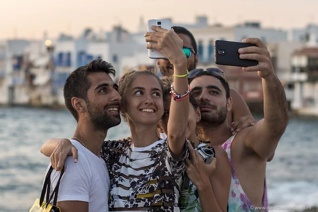 Selfie. Zrobienie sobie zdjęcia w niebezpiecznym miejscu może zakończyć się tragedią.