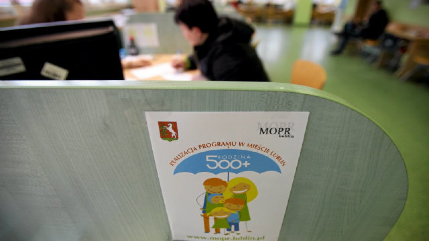 Polacy uważają, że podniesienie świadczenia 500+ do 1000 zł nie jest najlepszym pomysłem