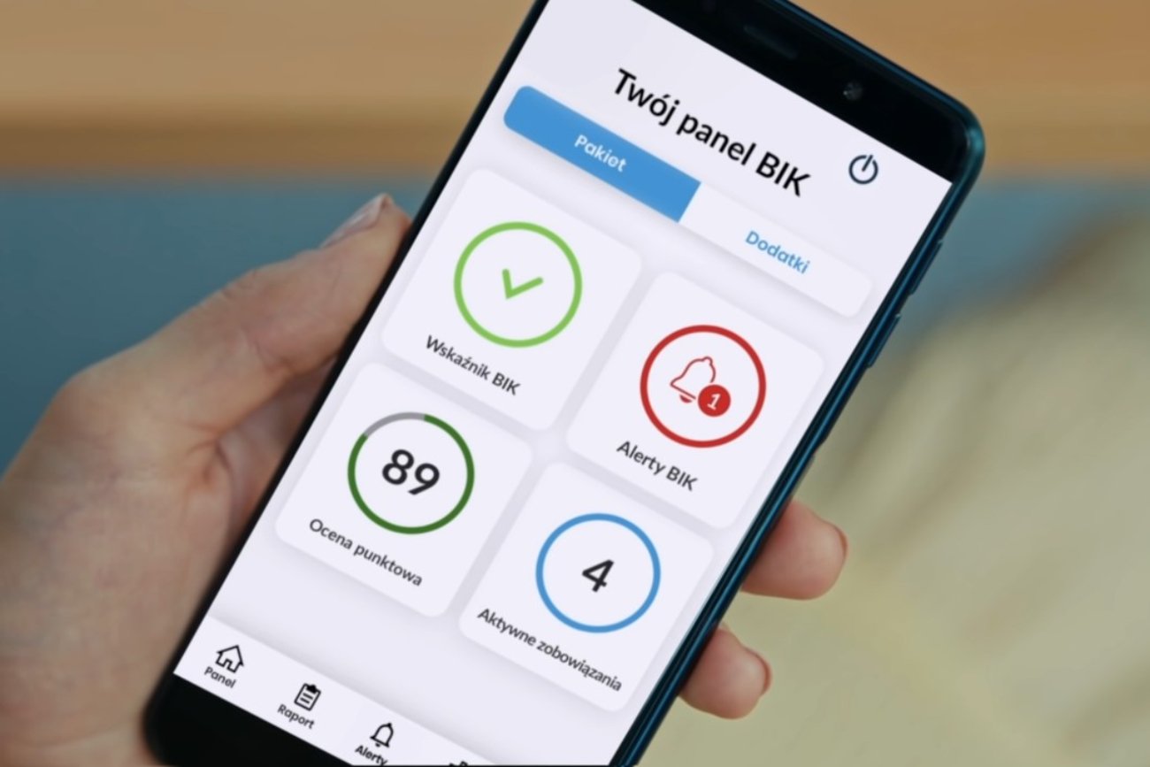 Smartfon z aplikacją BIK.