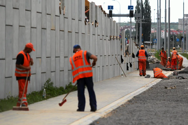 Robotnicy się bogacą, a prawnicy i dyrektorzy ubożeją. W jakim zawodzie w Polsce można zarobić najwięcej?