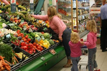 Przedstawiciele branży handlowej ostrzegają, że po listopadowym weekendzie mogą nie dać rady wystarczająco dobrze zaopatrzyć sklepów w pieczywo, warzywa i mięso