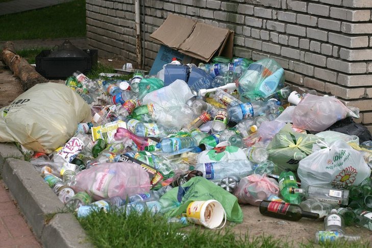 Stowarzyszenie Polski Recykling chce, aby rząd opodatkował opakowania plastikowe, które nie wykorzystują wystarczająco dużo przetworzonego surowca.