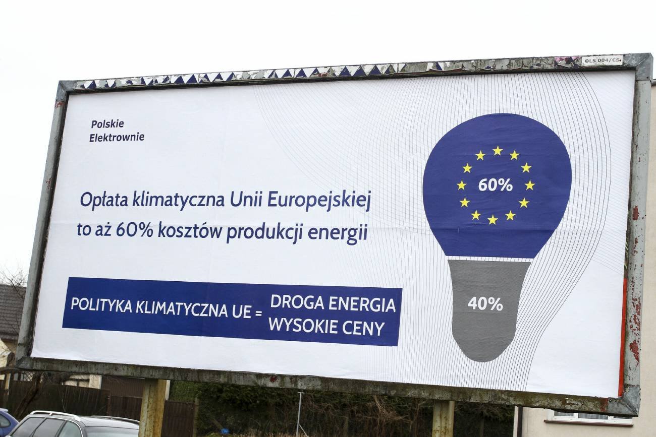 billboard o wpływie polityki klimatycznej Unii Europejskiej na koszty wytwarzania energii elektrycznej w Polsce