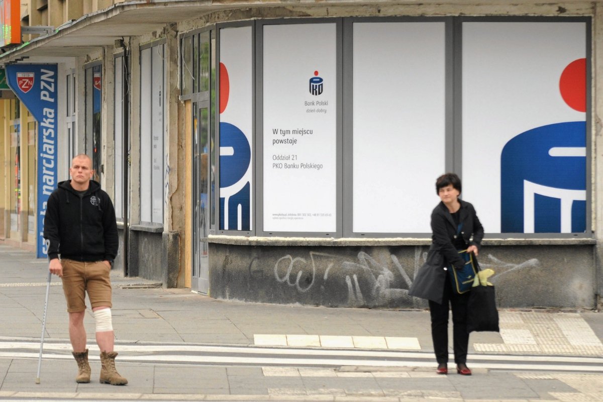 Bank PKO BP przygotował dla swoich klientów z lat 2014-2016 program rekompensat publicznych. Wyjaśniamy, komu się należą