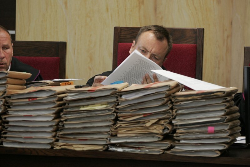 Biurokracja jest wprost proporcjonalna do stopnia skomplikowania rzeczywistości.