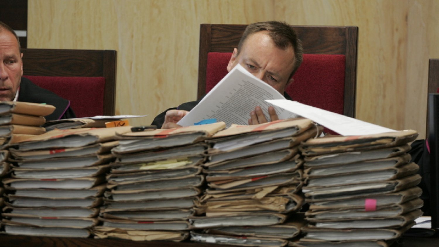 Biurokracja jest wprost proporcjonalna do stopnia skomplikowania rzeczywistości.