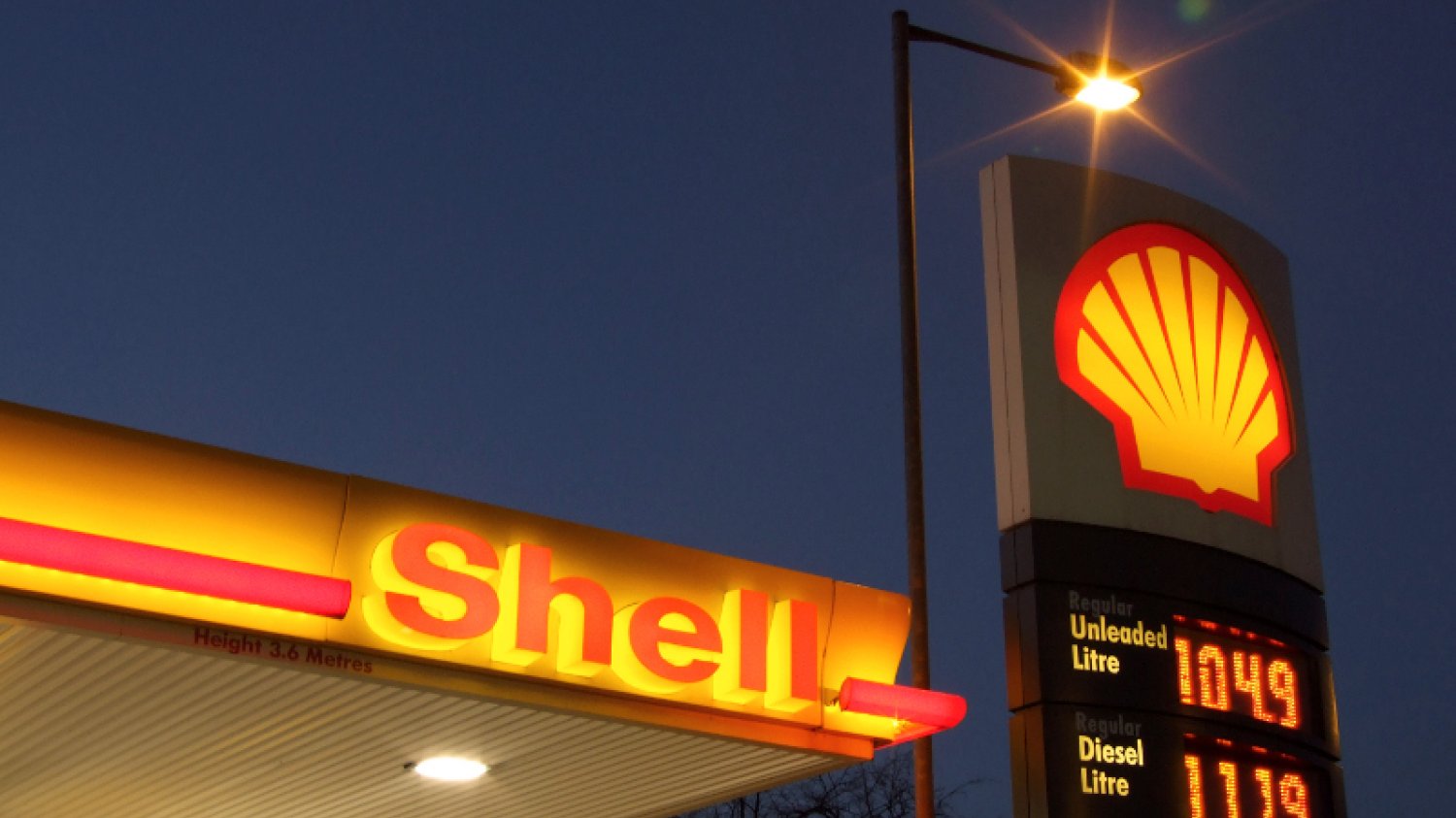 Shell zamierza przejąć za 70 mld dolarów BG Group. Byłaby to pierwsza taka transakcja od 10 lat w branży paliwowej.