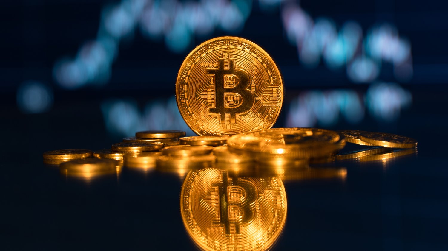 Bitcoin i złote monety