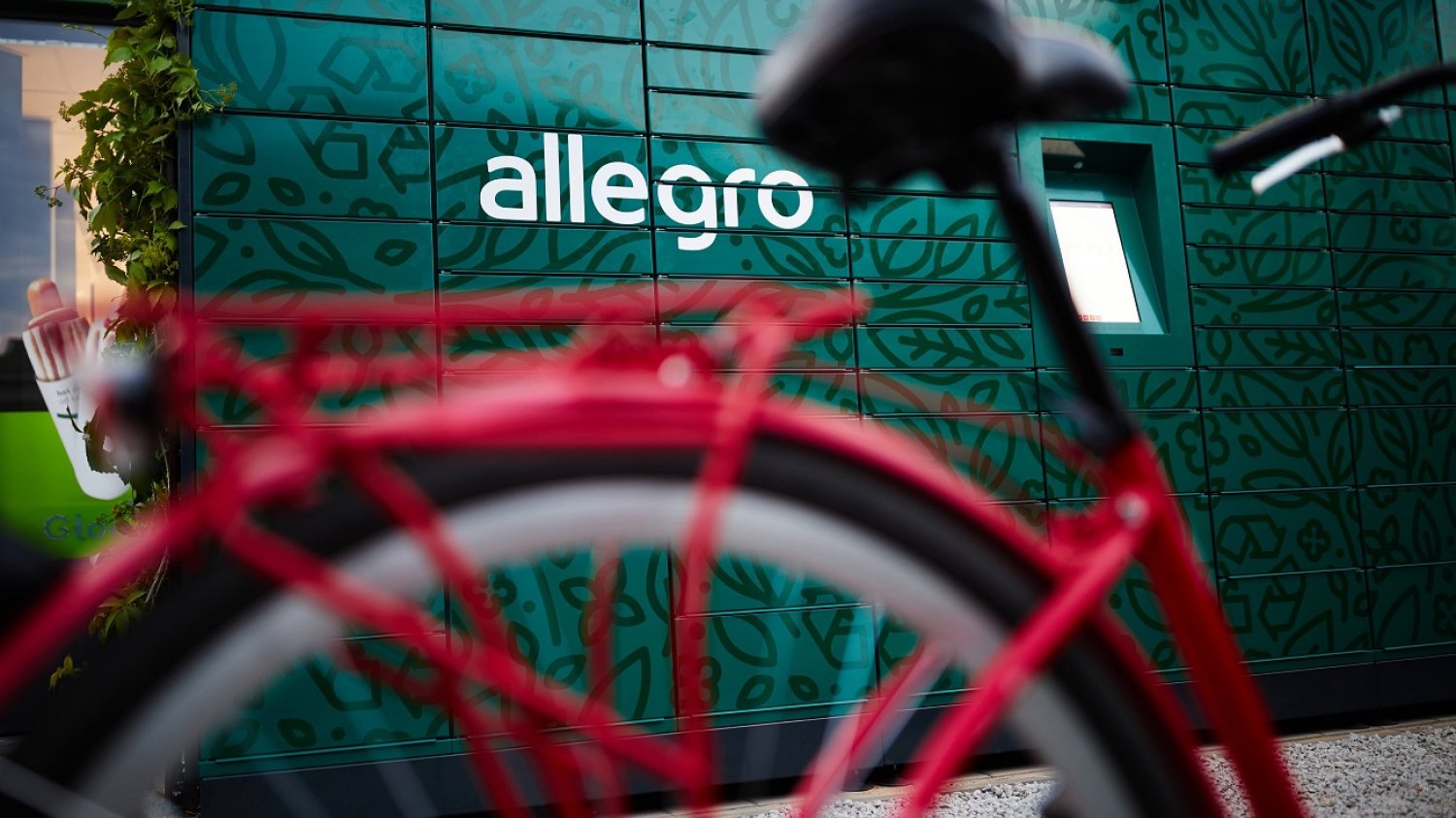 Nowe automaty paczkowe Allegro.