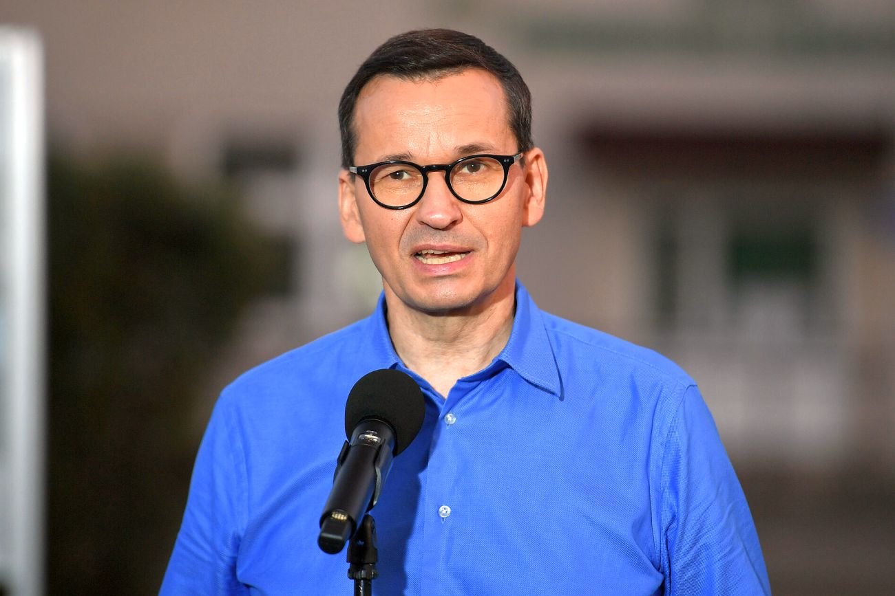 Morawiecki "chce, aby" średnia pensja w 2027 roku wyniosła 10 000 zł. Jest się z czego cieszyć?