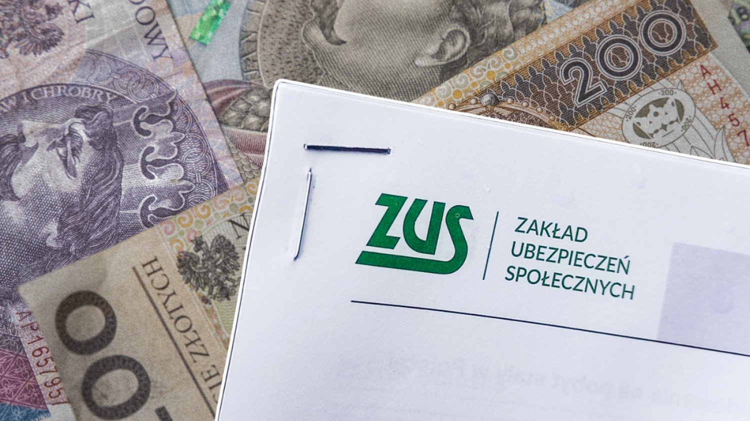 ZUS apeluje, że tych listów nie wolno wyrzucać. Mogą być potrzebne w przypadku konieczności złożenia odwołania lub wyjaśniania nieprawidłowości.