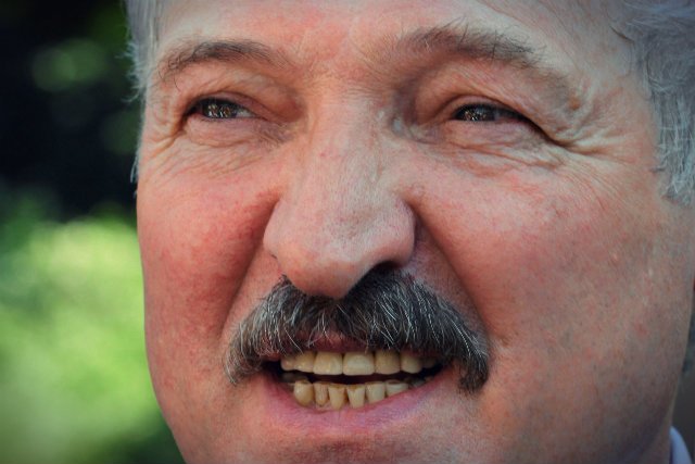 "Należy zachować ostrożność wobec intencji Łukaszenki" (na zdjęciu) - mówi w rozmowie z INN:Poland Eugeniusz Smolar.