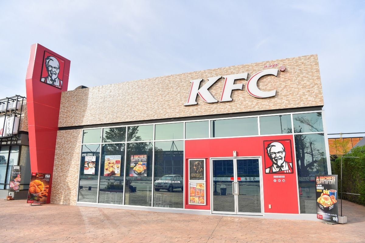 KFC przetestuje roślinne nuggetsy - to już kolejna opcja wege w amerykańskiej sieci fastfoodów.