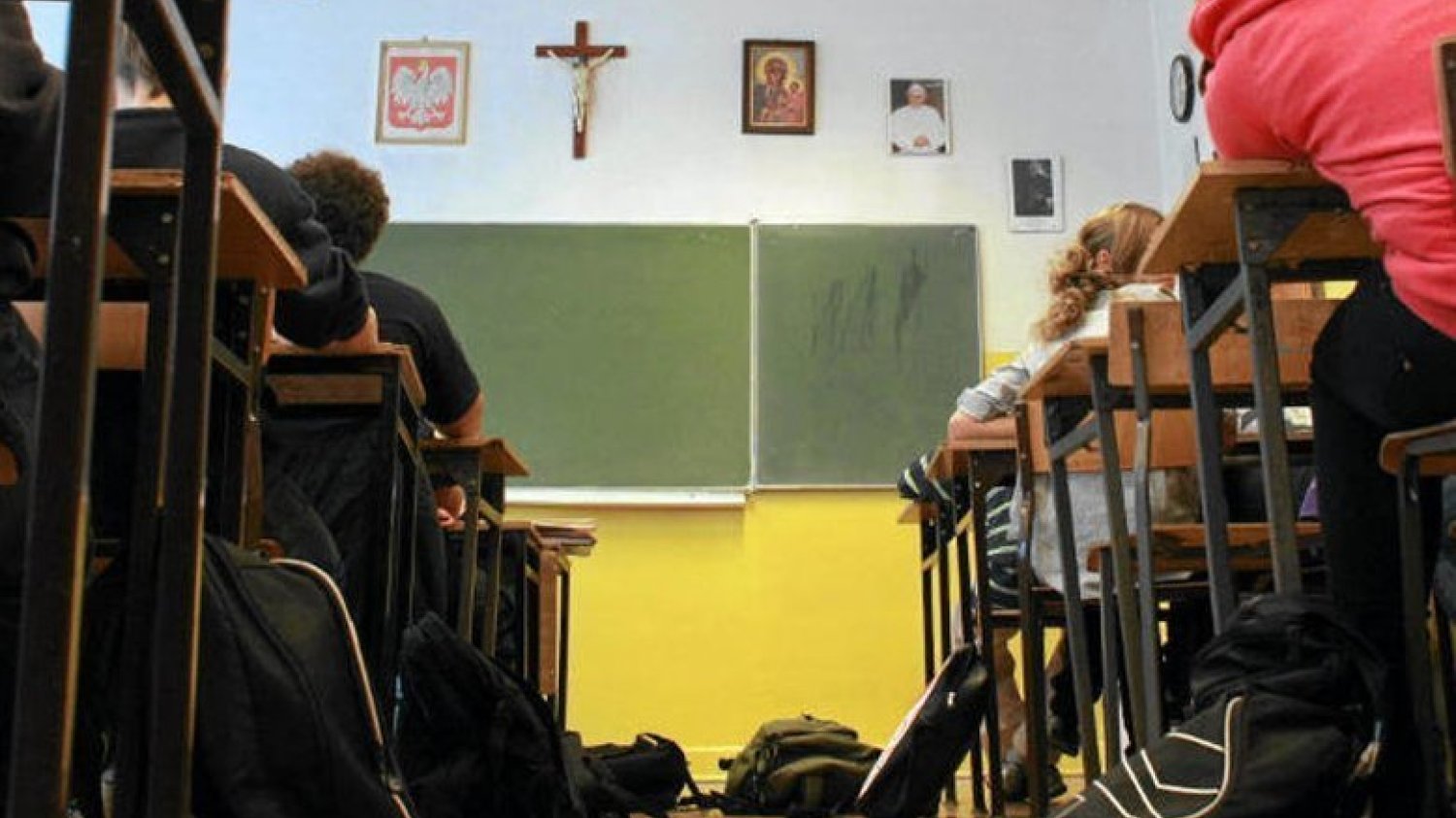 Zarobki polskiego nauczyciela na tle kolegów z reszty Europy nie wypadają najlepiej.