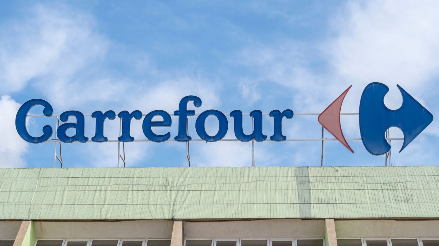 Sklep Carrefour.
