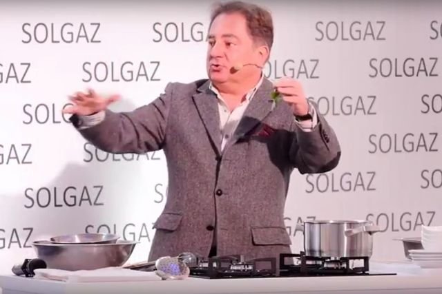 Robert Makłowicz prezentuje możliwości nowej kuchenki Solgazu