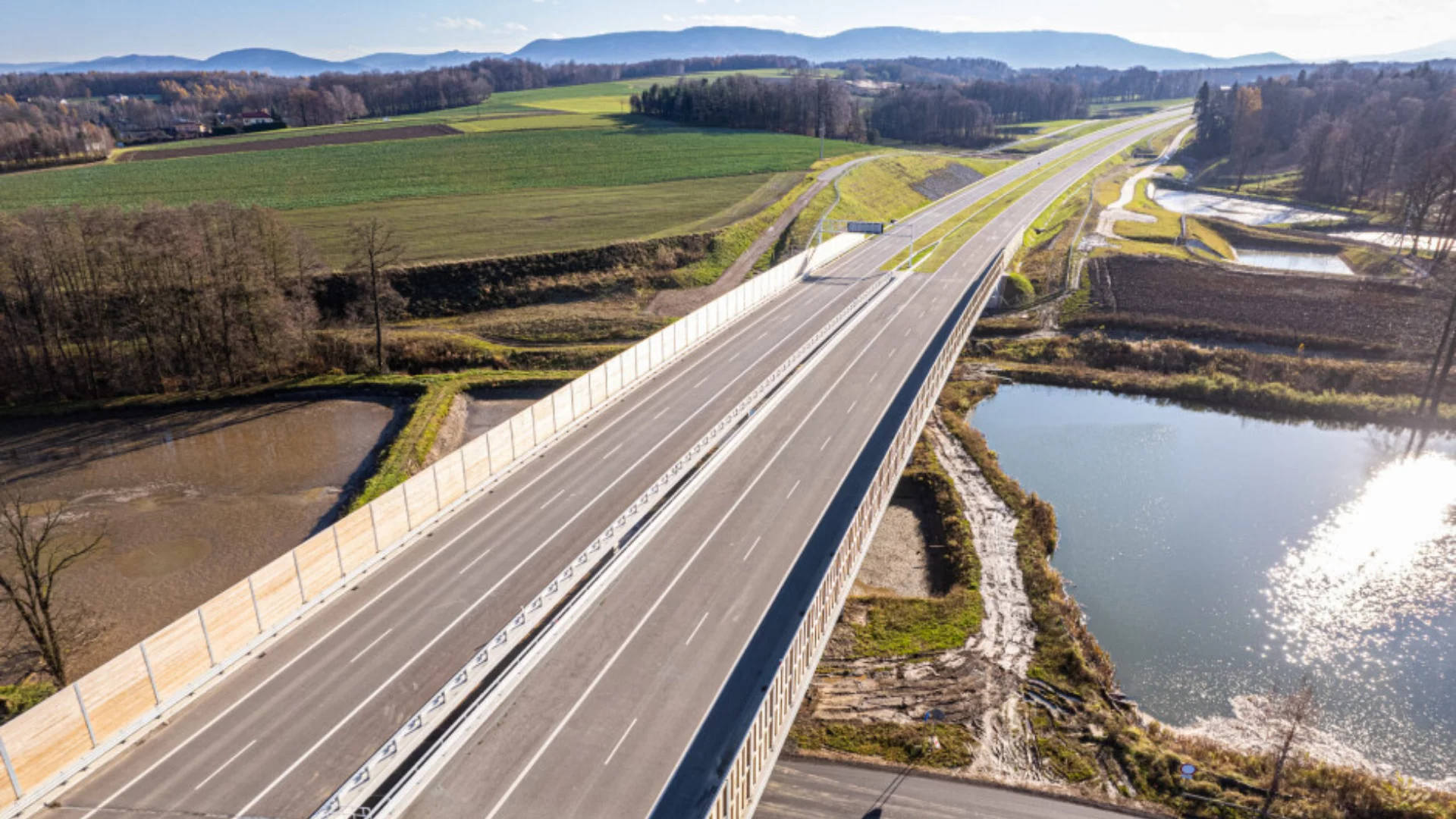 Polscy kierowcy czekali na ten moment. Wreszcie wygodna droga ekspresowa zostanie oddana do użytku Droga ekspresowa S1 między Dankowicami a Bielskiem-Białą ma być udostępniona kierowcom w grudniu 2025 r.